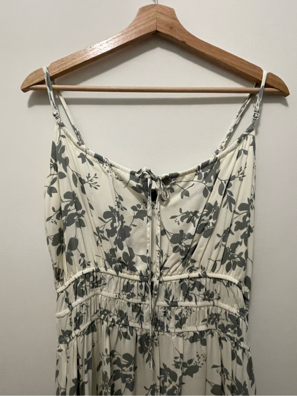 Streetwear Society Ivory Maxi Dress with Sage Floral Print - Picture 3 of 12